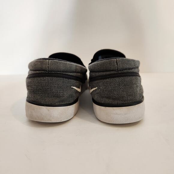 NIKE Toki 719740-001 Black White Canvas Slip On Skate Skateboard Sneaker Kids 3Y - Picture 4 of 9